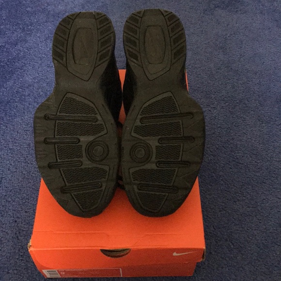 Nike black shoes - Picture 6 of 10